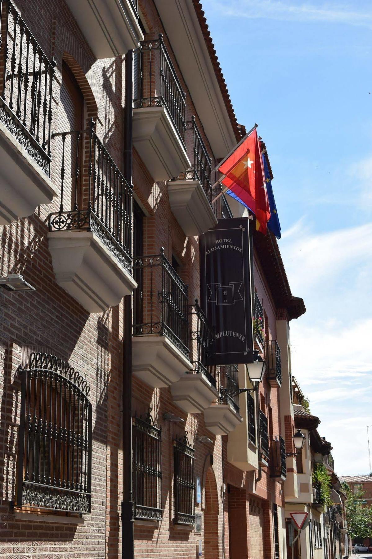 Hotel Complutense Alcalá de Henares Exterior foto